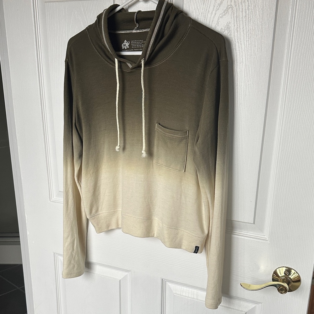 Woolly merino wool crop style hooded light sweater medium ombré